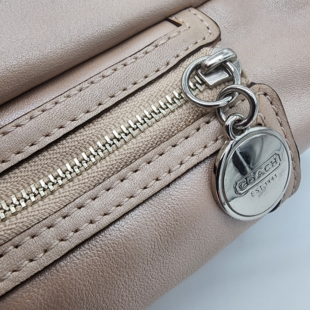 Coach F19252 Cream Pink Beige Shimmering Leather Tote Medium - Picture 11 of 16